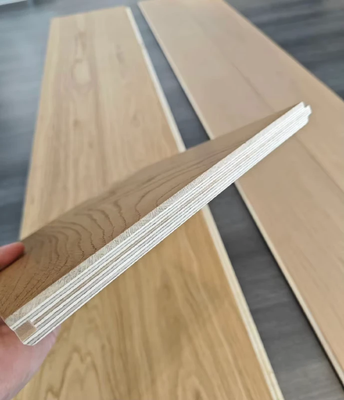 12mm 14mm 15mm Factory Supply Solid Hardwood Flooring 3 Layer Wood Flooring White Oak