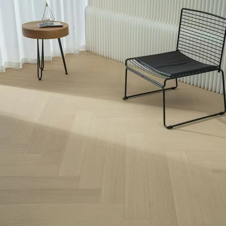 14mm Engineered Hardwood Flooring Smooth Oak Wood Waterproof Prefinished Flooring for Kitchen Bedroom