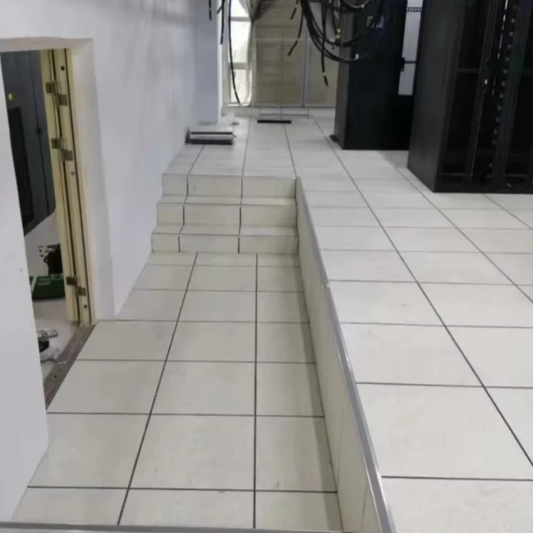 600x600x35mm Adjustable Anti Static Access Raised Floor All Steel Edgeless HPL1.2 Anti Static Flooring