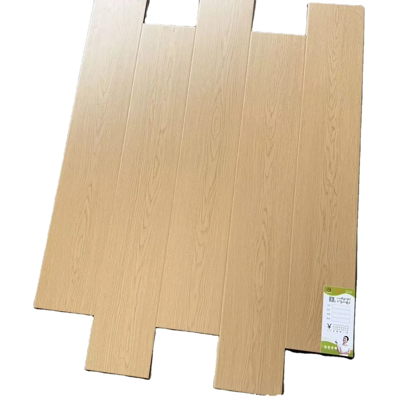 AC4 Click Laminate Flooring Modern Design Waterproof PVC Core E1 Grade Easy Clean