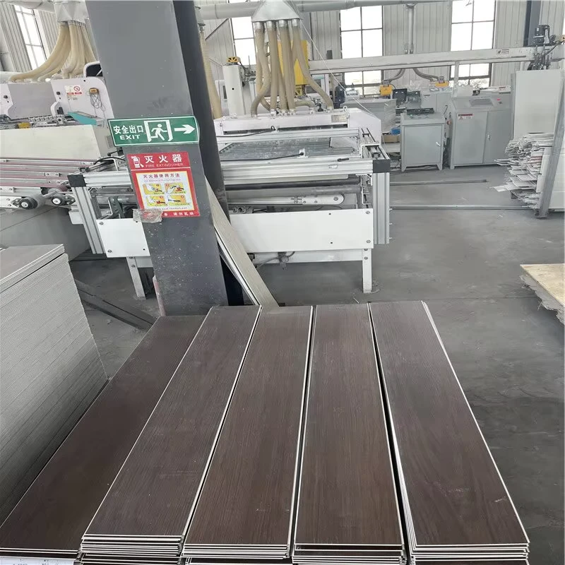 CE Certified SPC Flooring Waterproof Click System Plastic PVC LVT SPC Floor Piso Tile Vinyl Sheet Flooring for Indoor Decor