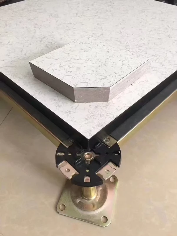 China Factory Conductive and Anti Static Pvc Raised Floor Calcium Sulphate for Server Room