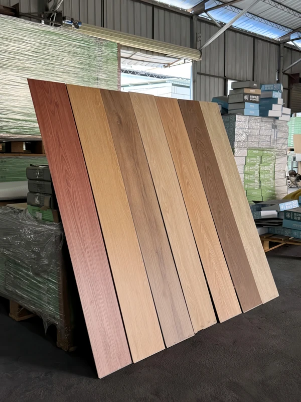 Durable Surface Hybrid Rigid Core Living Room Carpet Laminate Floor Lvt 8mm 5mm Interlocking Vinyl Wood Grain Graphic Design SPC