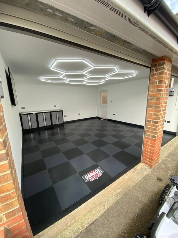 ESD Safe PVC Interlocking Flooring Static Dissipative for Electronics Repair and Assembly Workshops Anti Static Protection