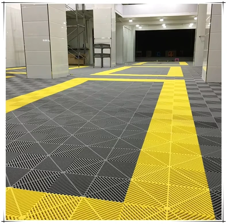 Eco Friendly 18mm Thick Anti Slip Garage Floor Tiles Wear Resistant Click Installation Carwash Flooring Modern Resistant Indoor