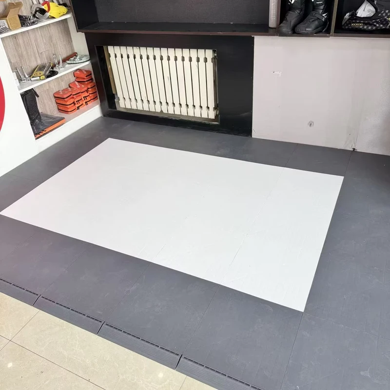 Eco Friendly Modern Interlocking PP Floor Tiles 40x40cm Heavy Duty Oil Resistant Click Installation for Car Wash Bay Garage