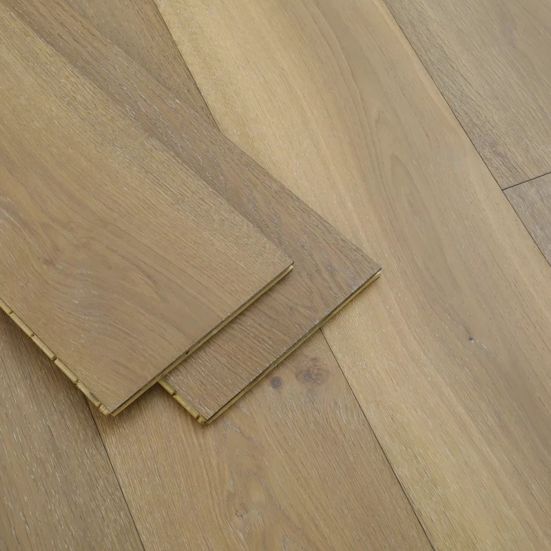 European Oak Veneer Engineered Flooring 2 3mm Thick Eco Friendly Three Layer Contemporary Bathroom Log