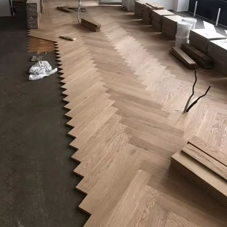 Factory Rustic Engineered Oak Timber Herringbone European French White Oak Wood Hardwood Flooring Solid Wood