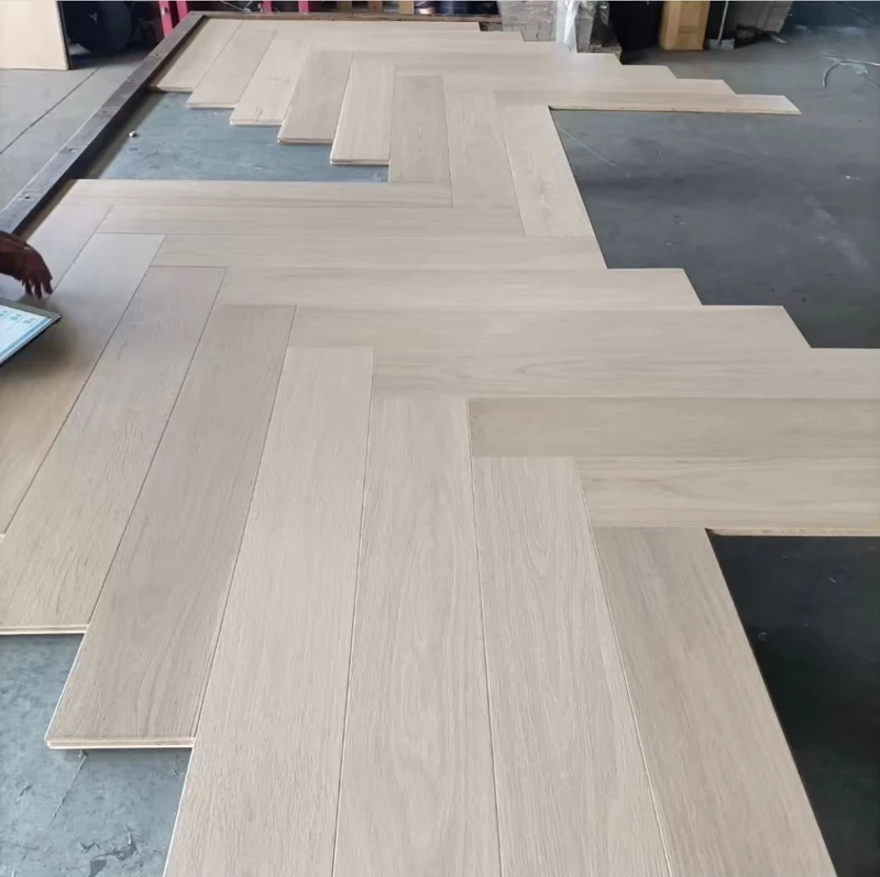 Hardwood Engineered Oak Wood Flooring Waterproof 12mm 14mm 15mm Natural White Oak Flooring Solid Wood