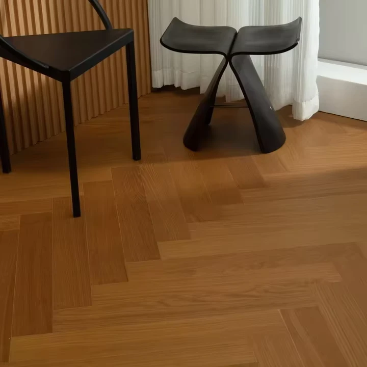 High Quality Engineered Wood Flooring Herringbone Wear resistant Wood Flooring Oak Hardwood Flooring for Indoor