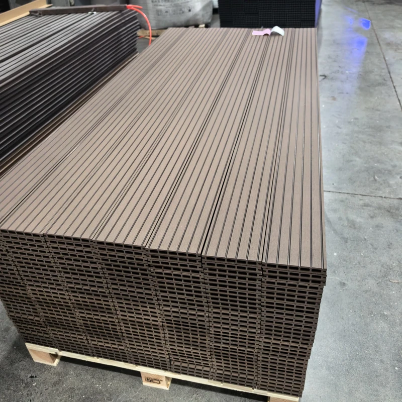 High Quality WPC Decking Hard Wearing Composite Waterproof WPC Outdoor Decking for Decoration