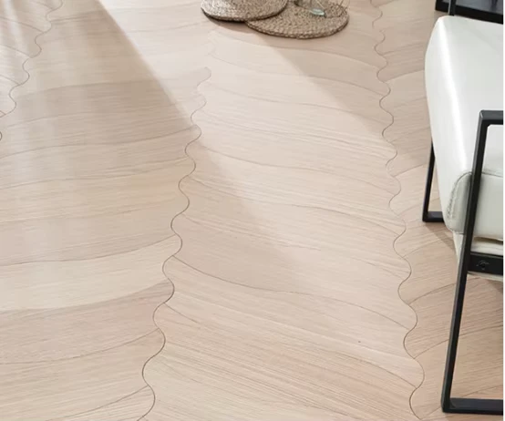 High Quality White Oak Smooth Multilayer Engineered Parquet Flooring for Kitchen Living Room Villa Commercial Spaces 5+ Year