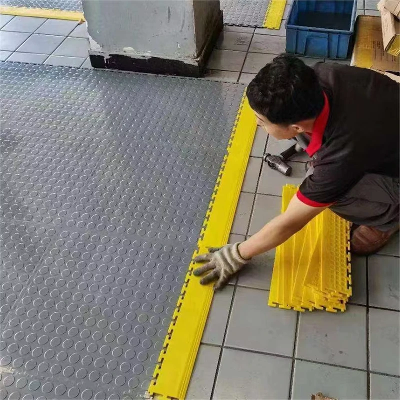 Interlocking PVC Anti Slip Heavy Duty Garage Floor Tiles Easy Clean PVC Plastic Garage Floor Tiles