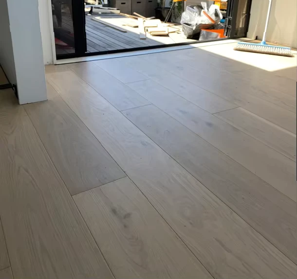 Light Natural Color Big Size Oak Wood Flooring Wide Board Plank Engineered Wood Flooring