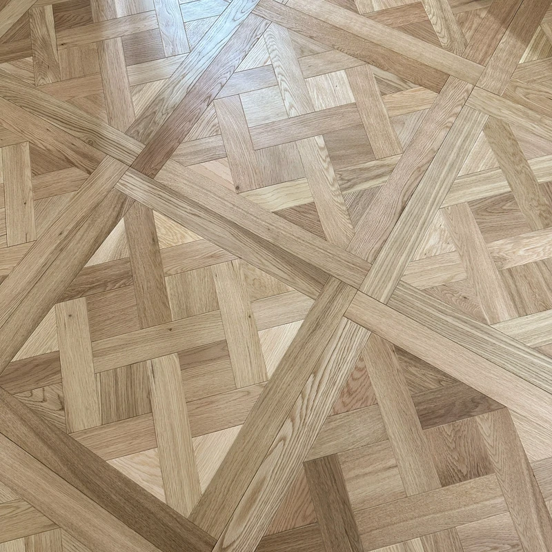 Modern 600x600mm Versailles Solid Wood Parquet Flooring Natural Oak Veneer Multi-layer Core ABCD Surface for Bathrooms Parks