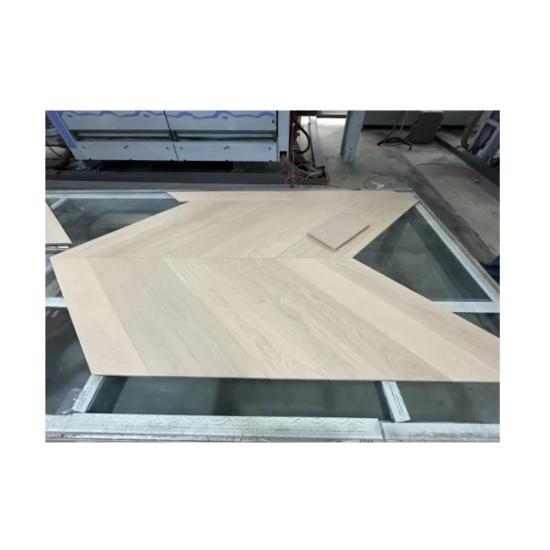 Modern Design Engineered Oak Flooring with Chevron Pattern Featuring a Sleek Brushed Finish