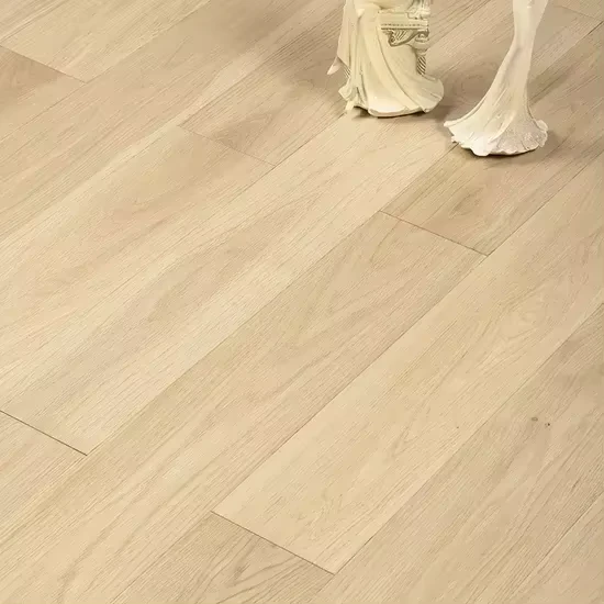 Modern Style Engineered Wood Flooring with Natural Oak Texture and Wide Planks for Contemporary Homes and Apartments