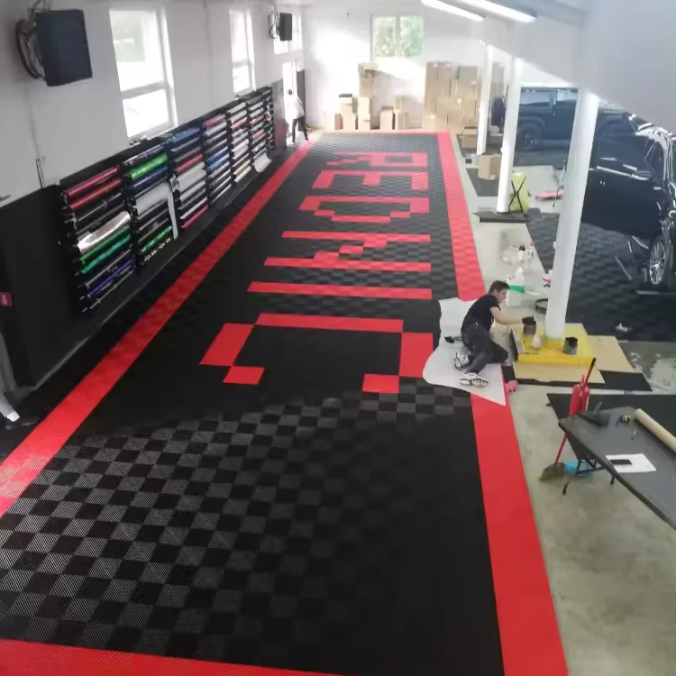 Modular Anti Slip Vinyl Flooring PVC Plastic Mat Garage Floor Tiles 15.75*15.75 Inch for Showroom