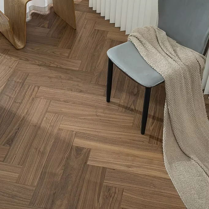 Multi Layer Black Walnut Engineered Flooring Herringbone Birch Midcentury Click Lock Living Room Eco Friendly