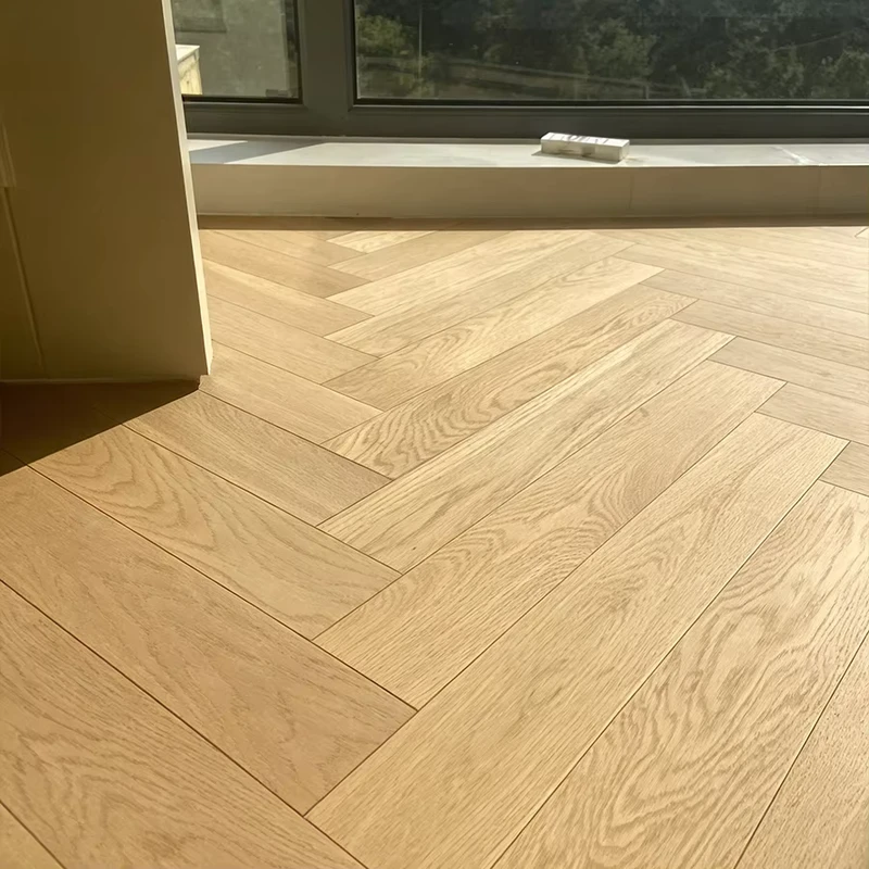 Natural White Oak Multi Layer Engineered Wood Flooring Herringbone Click Lock for Modern Home Living Room Kitchen Wear resistant