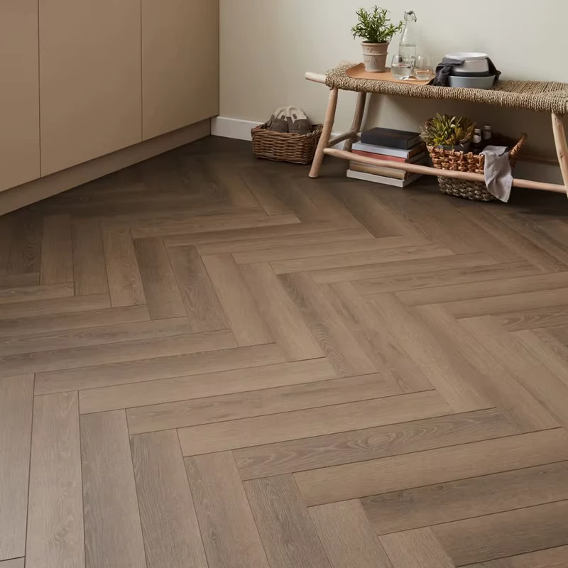 New Arrival Easy Assembly Engineered Parquet Herringbone Embossed Surface Maintenance Oak Herringbone Wood Flooring