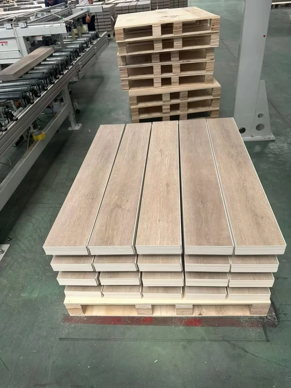 New Design Waterproof Easy Install Piso SPC Engineered Solid Wood Flooring Laminate Floor Spc Flooring Click Vinyl