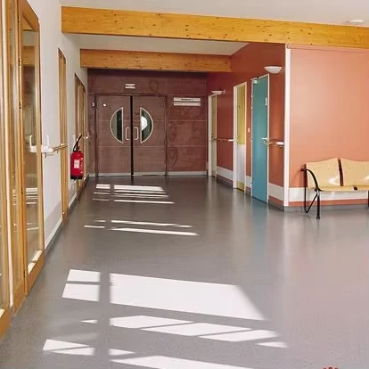 PVC Vinyl Plastic Floor Waterproof Anti Bacteria 2.0mm Thick Commercial Indoor Flooring