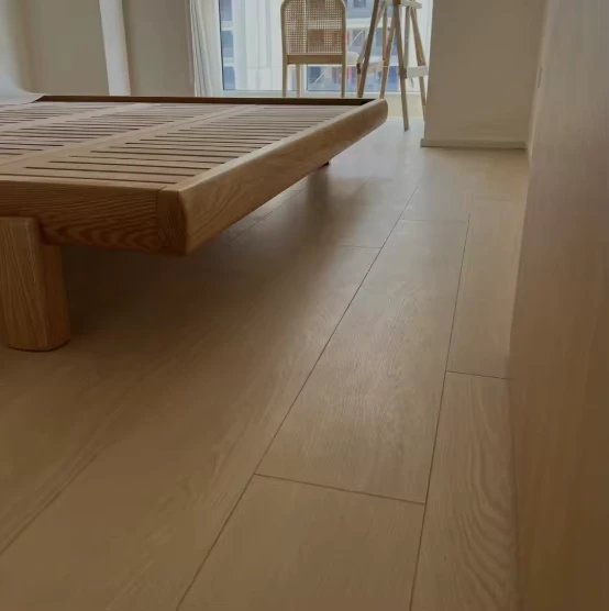 Three-layer Solid Wood Flooring 15mm for Home Decoration Solid Wood Composite Flooring for Indoor Use