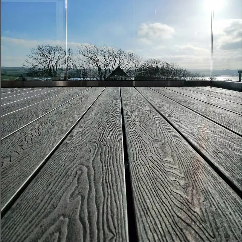 Waterproof WPC Anti Slip Modern Eco Friendly Wood Grain Outdoor Decking Board with 15 Year Warranty